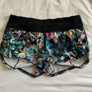 Lululemon size 4 speed up short 2.5”